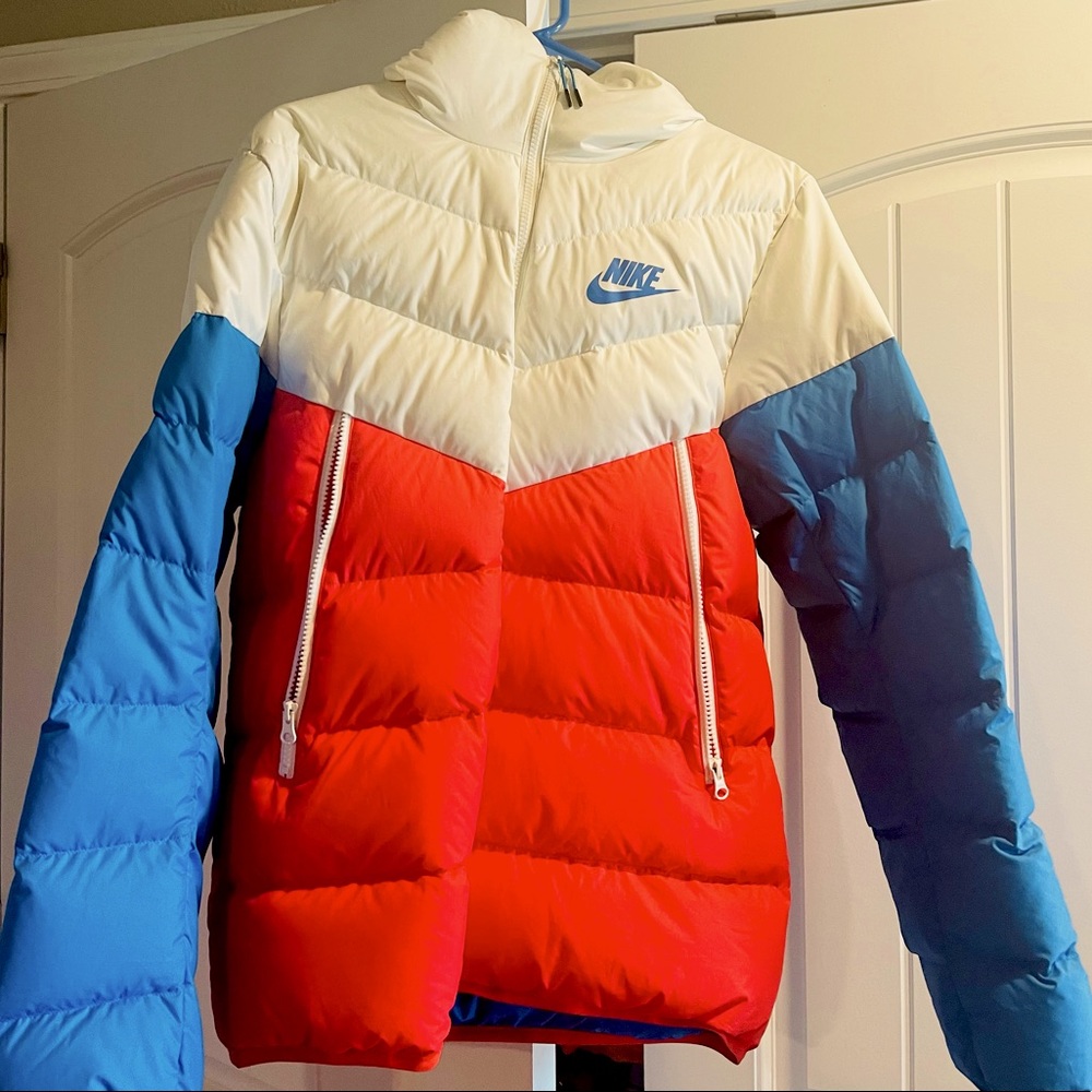 Excellent Used Condition
 Warm durable Nike Bubble coat.